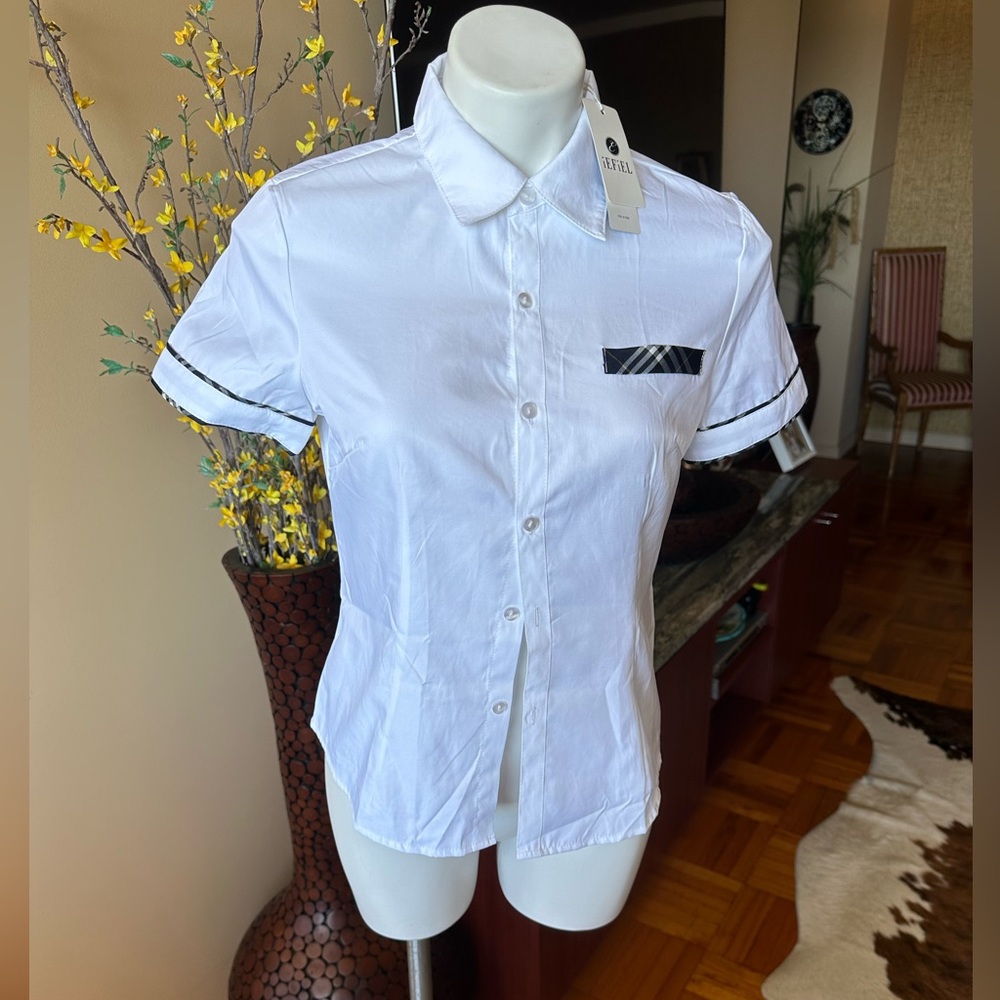 NWT IEFIEL classic Shirt with accent. Size M(fit S) Arm-pit to Arm-pit 19”